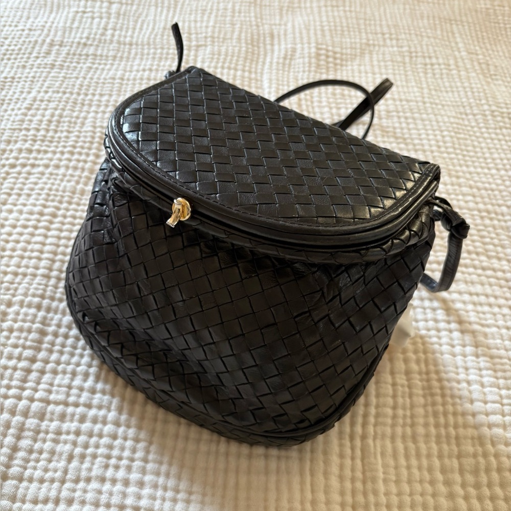 Bottega Veneta vintage intrecciato leather saddle bag, EUC